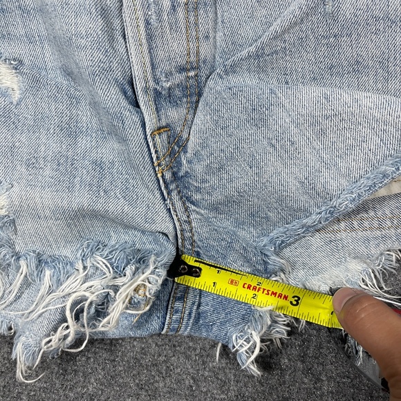 Levis 501 Womens Size 24 Denim Jean Distressed Cut Off Light Wash 0916 - Picture 7 of 9